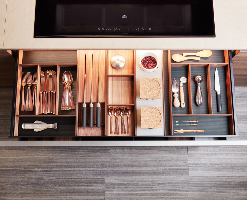 Walnut drawers accessories