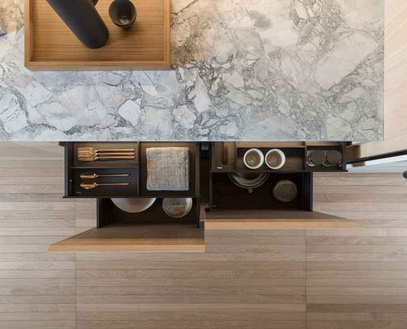 Black oak drawers and pan drawers accessories