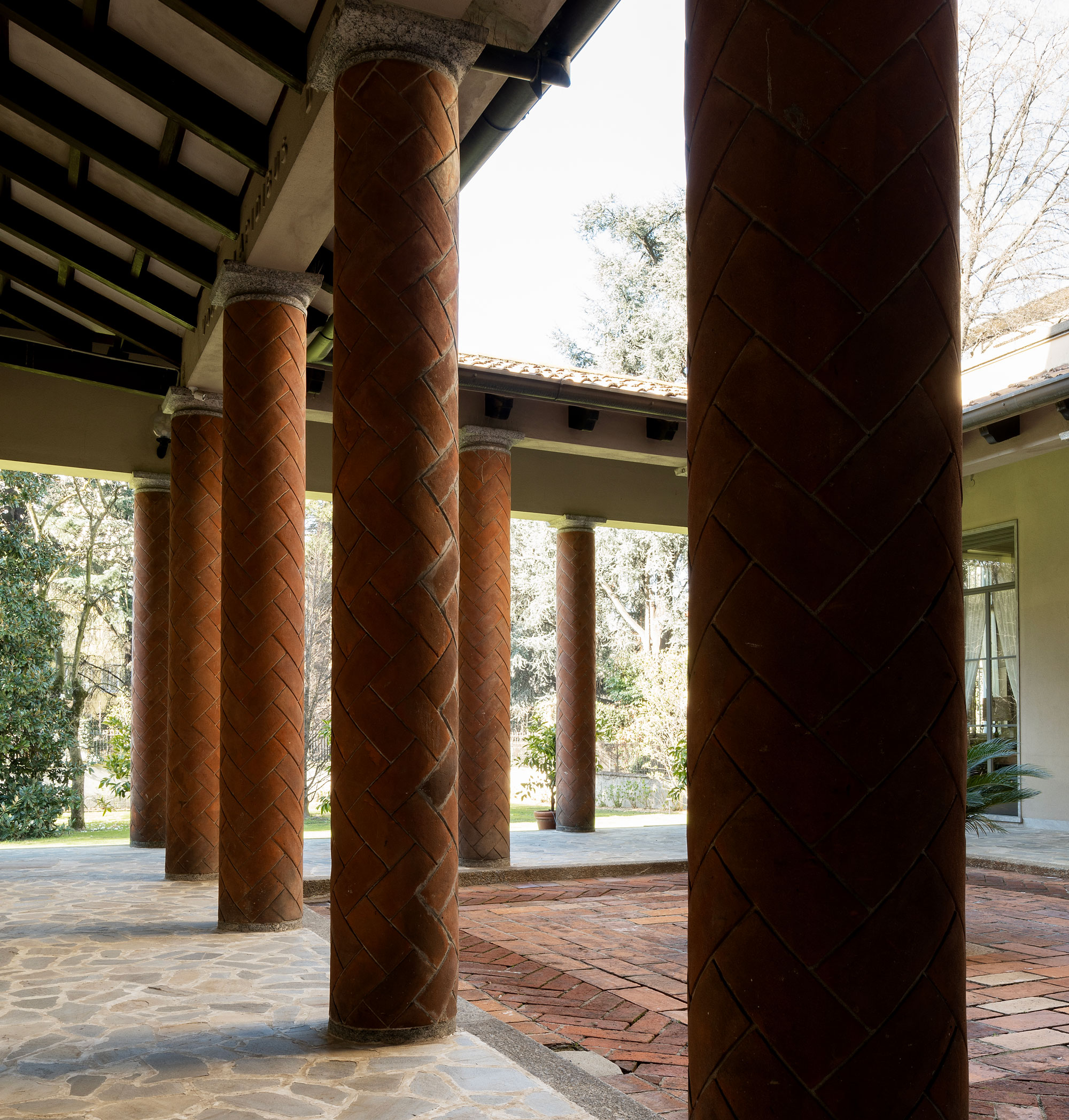 Casa, peristyle di Pier Giulio Magistretti, Milan – PH Max Zambelli