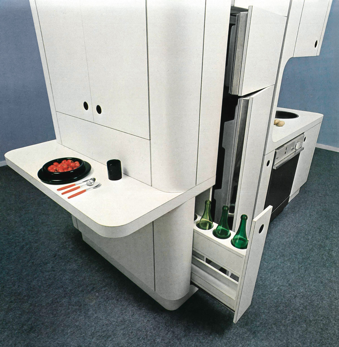 Georges Coslin's experimental HOI-TY TOI-TY kitchen design. Image: Lioia & Torri, 1976.