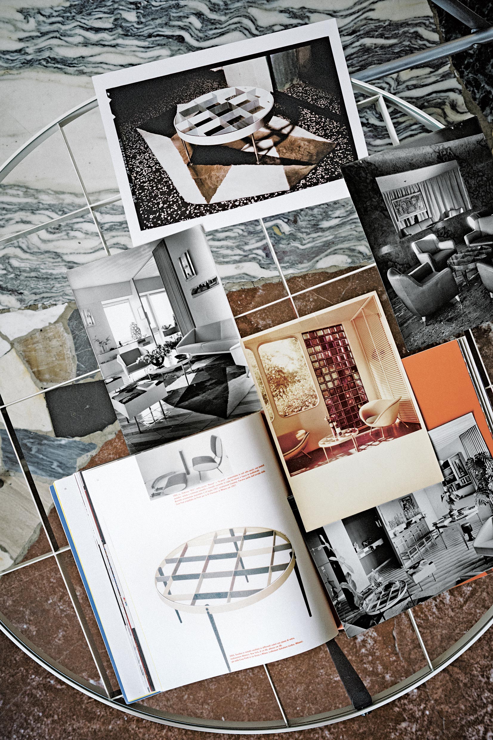 Immagini storiche della poltrona D.154.2. Tratta da Molteni Mondo, Rizzoli NY, 2024. Foto di Oliver Helbig. Su concessione degli Archivi Gio Ponti.