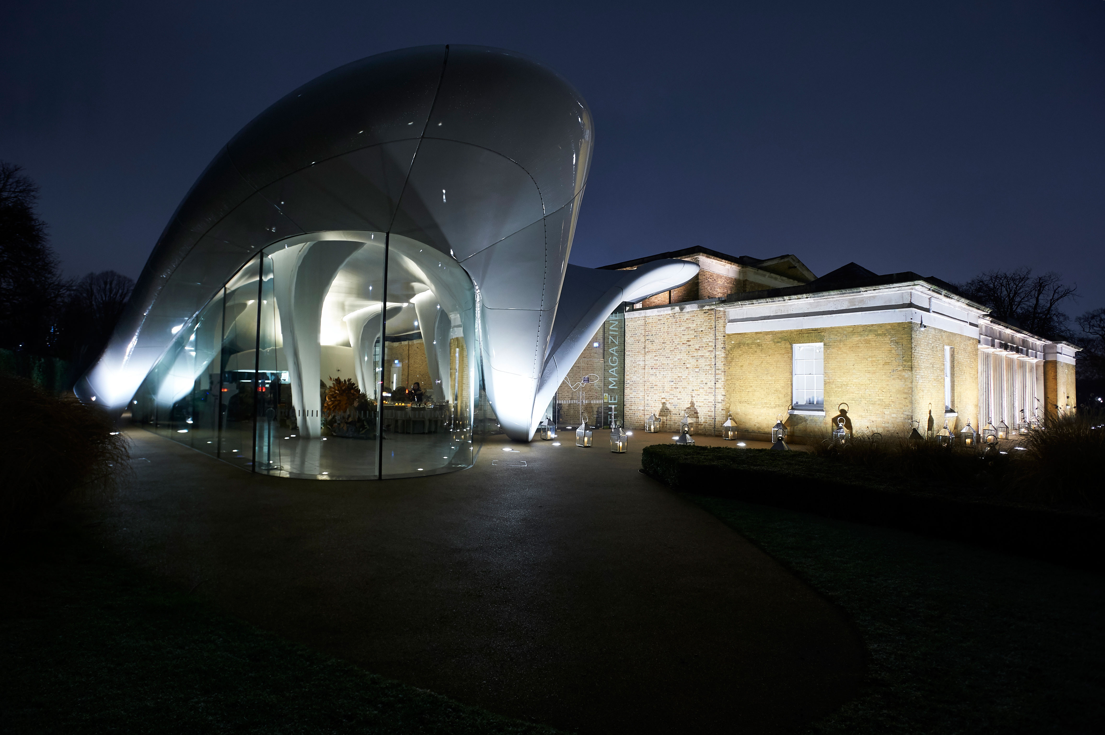 Steel structure next to Serpentine Sackler Gallery