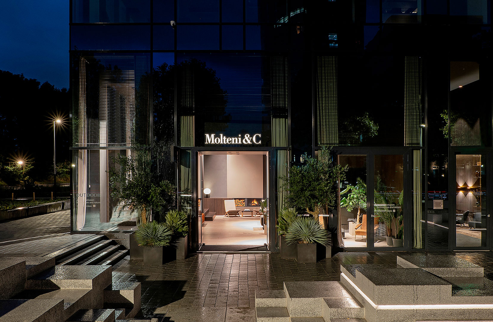 Design and Dining at Molteni&C Amsterdam Flagship Store