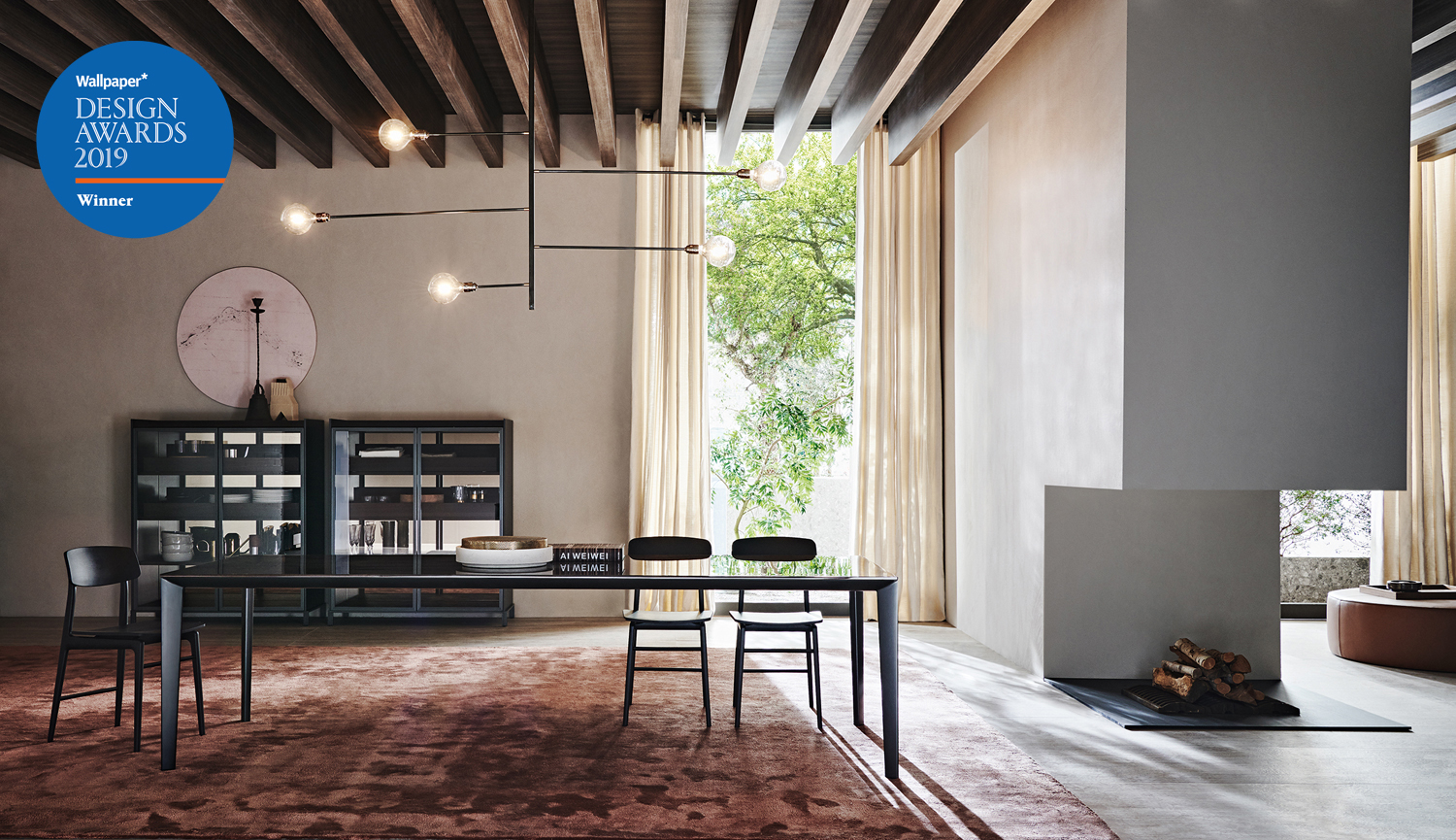 dining room with black lacquered table and Woody chairs by Francesco Meda